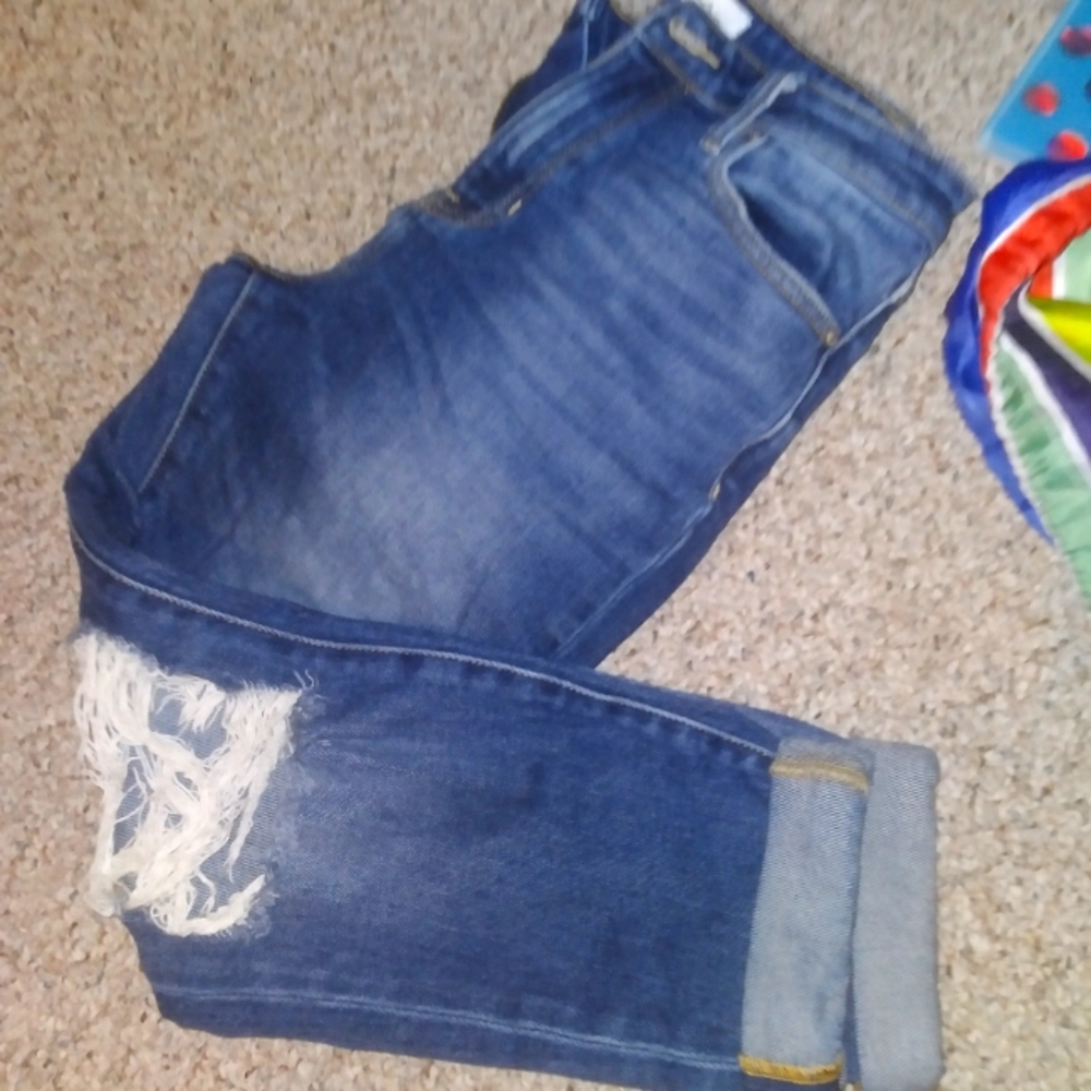 Distressed Capri jeans